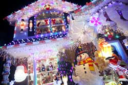 Christmas display on Christmas Light Finder